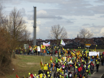 b_215_215_16777215_0_0_images_stories_akt13_130309-demo-fukushima_Bilder_2013-03-09-fukushima-demo-neckarwestheim_014.jpg